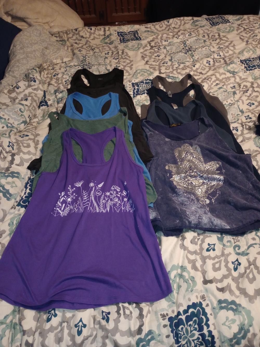Women's Large/Xl Tank Lot